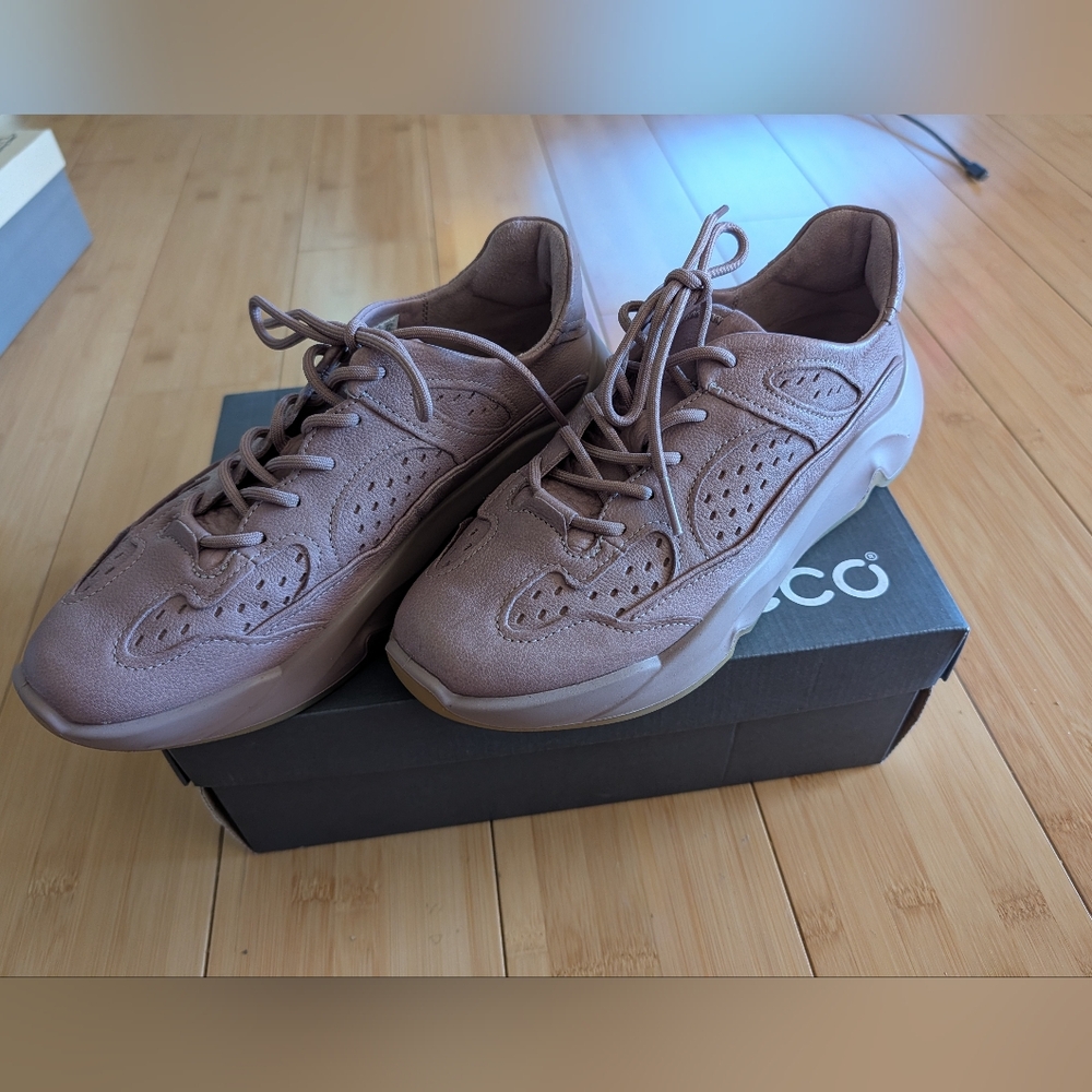 Ecco Woodrose Purple Lace Up Platform Chunky Sneakers